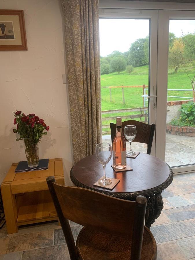 Molehill Lodge Swansea Eksteriør billede